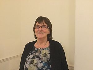 Áine Ní Ghlinn