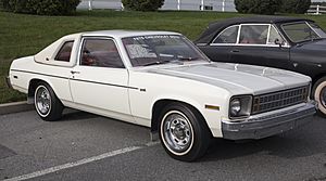 1976 Chevrolet Nova 2-door coupe Cabriolet Roof, front right (Hershey 2019)