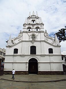2018 Medellín fachada de la iglesia de La Veracruz