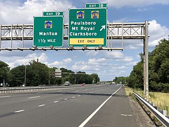 2020-07-09 16 05 30 View north along Interstate 295 and U.S. Route 130 at Exit 18 (Gloucester County Route 667, Gloucester County Route 678, Paulsboro, Mount Royal, Clarksboro) in East Greenwich Township, Gloucester County, New Jersey