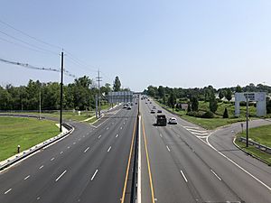 2021-07-16 10 55 46 View north along U.S. Route 1 (Trenton-New Brunswick Turnpike) from the overpass for the ramp to the Quaker Bridge Mall in Lawrence Township, Mercer County, New Jersey