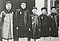 5 vị Thượng thư từ trái qua phải Hồ Đắc Khải, Phạm Quỳnh, Thái Văn Toản, Ngô Đình Diệm, Bùi Bằng Đoàn