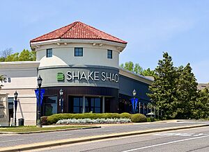 A Shake Shack restaurant at The Summit shopping mall in Birmingham, Alabama.jpg