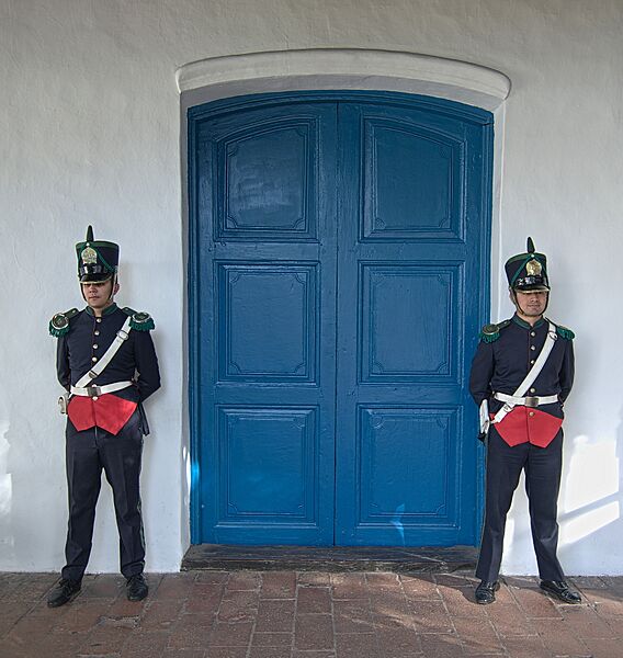CasadeTucuman-guardia