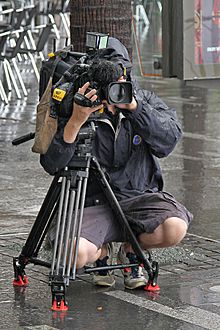 Ch10 Cameraman filming Vic Lorusso, Sydney, NSW, jjron, 01.12.2010