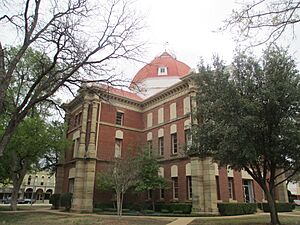 Clay County, TX, Courthouse in Henrietta IMG 6825