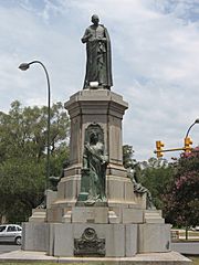Estatua Dean Funes