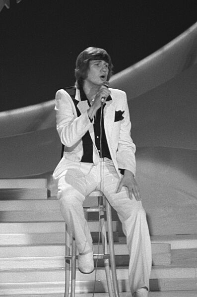 Eurovision Song Contest 1980 - Johnny Logan 4 (cropped)