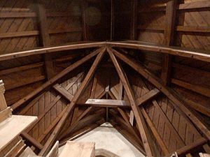 Interior of All Saints Harlow Hill 044