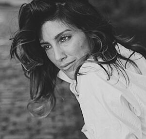 Jennifer Esposito Black and White Portrait (cropped).jpg