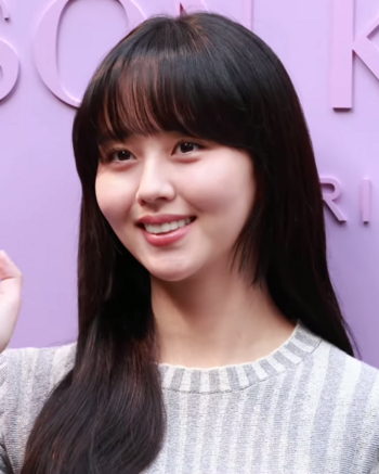 Kim So-hyun (김소현) 06 (cropped).png