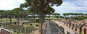La place des corporations (Ostia Antica) (5900530118).jpg