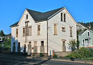 Ludwig Larsen apartments, part of Erickson-Larsen Ensemble (Astoria, Ore), 2012