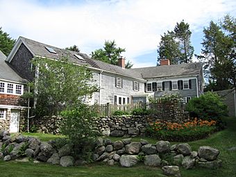 North view of the Hoar Homestead, Lincoln MA.jpg