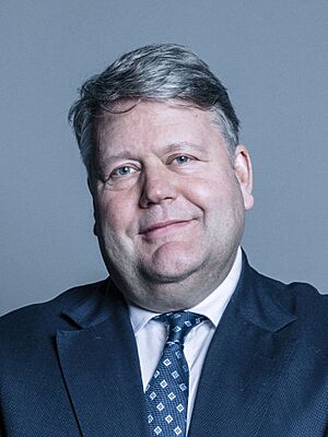 Official portrait of Lord Strathclyde crop 2