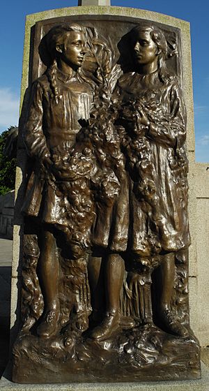 Port Sunlight War Memorial, panel of bronze sculpture, two girls