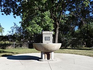 SE Water Trough Des Moines IA