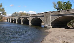Sutherland State Aid Bridge N half from W