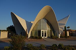 The Neon Museum (35597844441).jpg