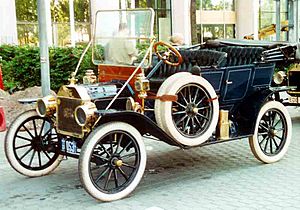 1911 Ford Model T Touring 2