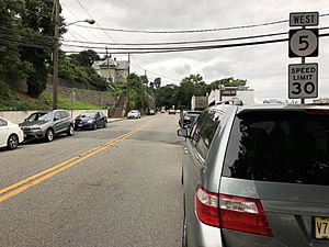 2018-07-21 18 59 14 View west along New Jersey State Route 5 just west of Bergen County Route 505 (River Road) in Edgewater, Bergen County, New Jersey