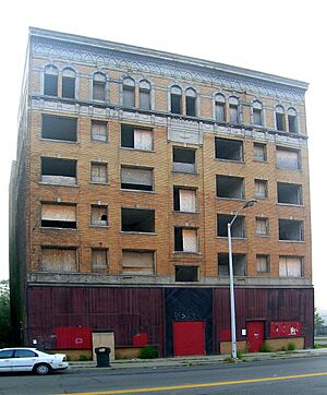 Cass Plaza Apartments Detroit Michigan