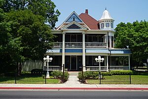 Granbury June 2018 47 (Baker-Carmichael House)