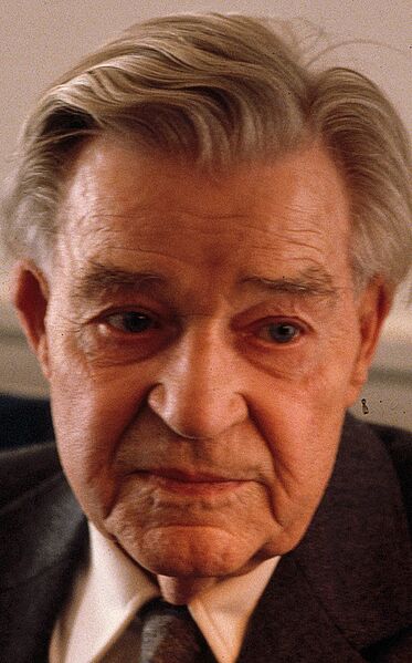 Gunnar Myrdal close-up (cropped)