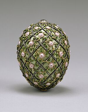 House of Fabergé - Rose Trellis Egg - Walters 44501