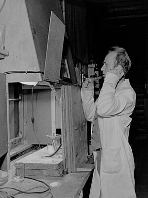 Joseph Hamilton with radio sodium experiment 97401413