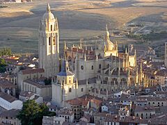 La-catedral-de-Segovia-desde-el-aire