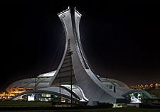 Le Stade Olympique de Montréal Nuit Arriere-Gauche