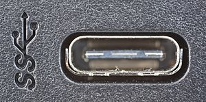 MSI Bravo 17 (0017FK-007)-USB-C port PNr°0760