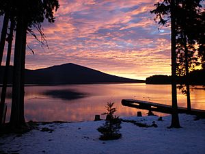 Odell Lake at dawn by Gary Leaming (8272124999)