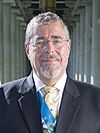 Retrato oficial de Presidente Bernardo Arévalo (cropped).jpg