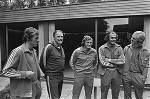 Selectie Nederlands elftal voor WK voetbal 1974 bijeen in Zeist vlnr Vos, M, Bestanddeelnr 927-2270