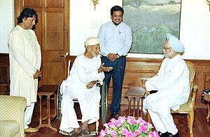 Shehnai maestro Ustad Bismillah Khan calls on the Prime Minister Dr. Manmohan Singh, in New Delhi on September 30, 2004