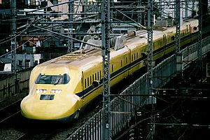 Shinkansen923-doctor yellow