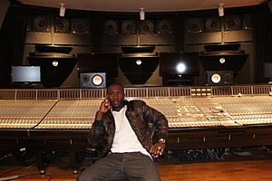 "Djibril Gibson Kagni in studio 2014".jpg