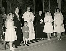 Aldo Moro con la famiglia in udienza da Paolo VI