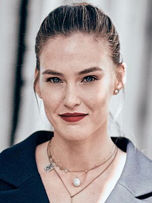 Bar Refaeli Paris Fashion Week Autumn Winter 2019 (cropped).jpg