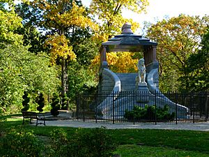 Barney Mausoleum in Forest Park - Springfield MA - Flickr - Rusty Clark