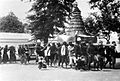 COLLECTIE TROPENMUSEUM In een optocht te Yogyakarta wordt een gunungan (ceremoniële rijstberg) gedragen ter gelegenheid van de 'Garebeg TMnr 10003399