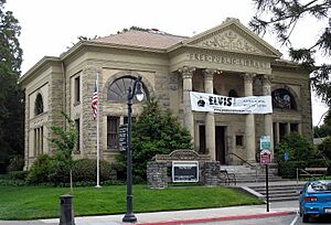 Free Public Library of Petaluma, 20 Fourth St., Petaluma, CA 5-31-2010 6-56-02 PM