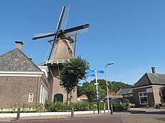 Hoonhorst, molen de Fakkert foto3 2012-09-09 15.54