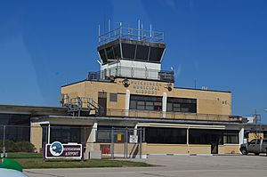 Hutchinson Municipal Airport Hutchinson Kansas 9-14-2014