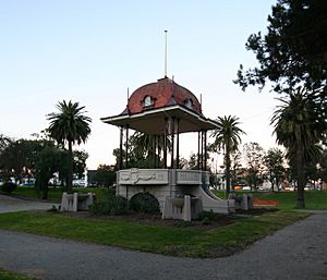Johnstone-park-bandstand-geelong
