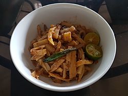 Labong with tinapa (Bamboo shoots in smoked fish with tomato sauce) 1.jpg