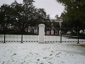 Snow LA gov mansion