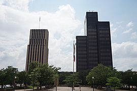Tyler May 2016 42 (People's Petroleum Building and Plaza Tower).jpg